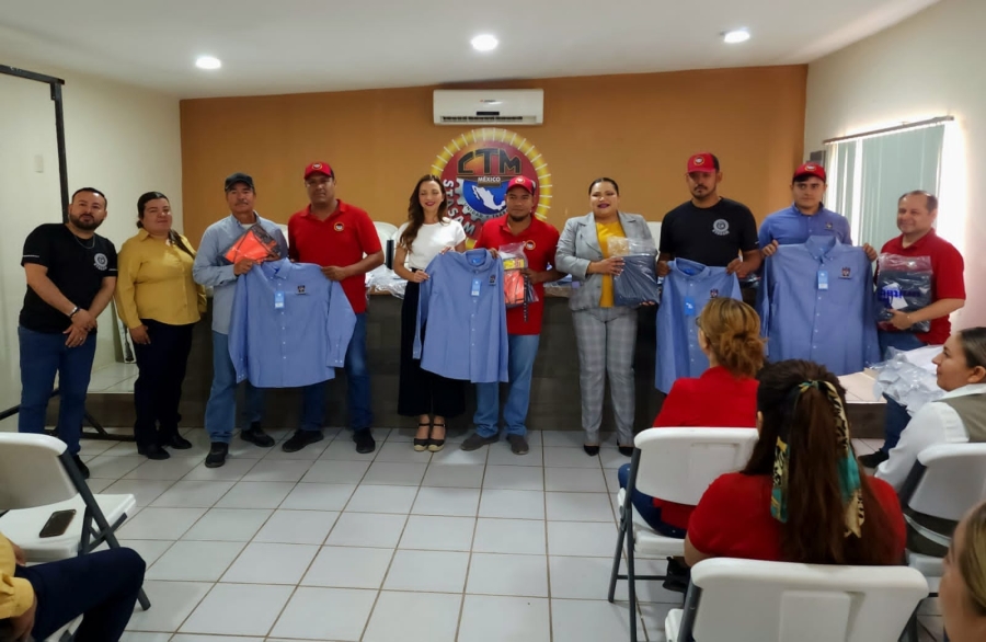 ENTREGA DE UNIFORMES EN STASAM MOCORITO.