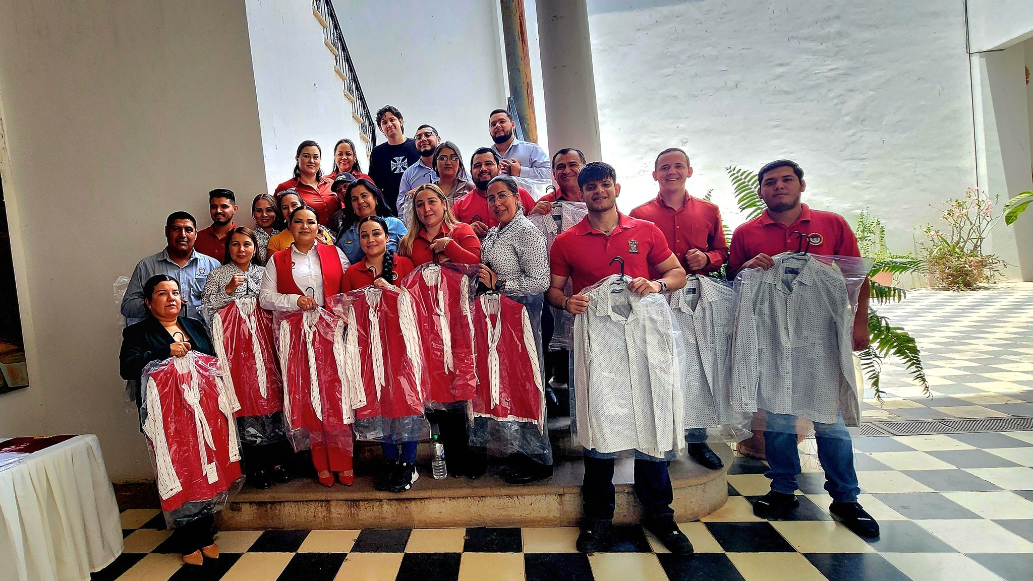 Entrega de Uniformes Temporada Primavera-Verano en Mocorito y Pericos.